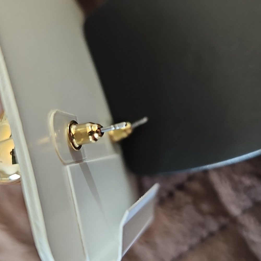 Earrings - Picture 13 of 15